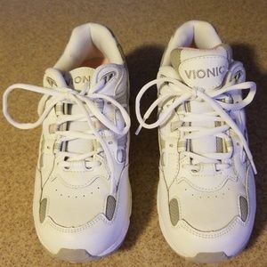 Vionic tennis shoes never worn size 7 1/2 (38.5)
